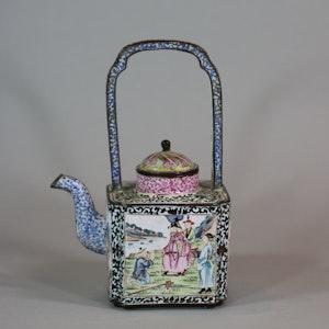 Chinese canton enamel winepot, Qianlong (1736-95)