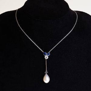 Diamond sapphire and pearl Art Deco necklace