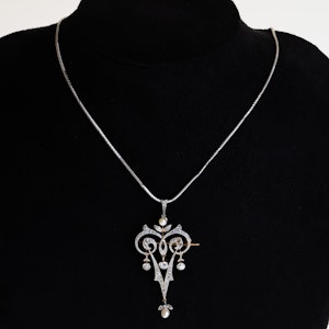 Art Deco diamond and pearl pendant/brooch