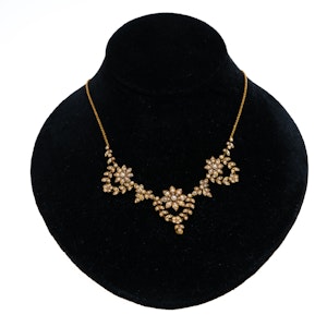 Victorian pearl necklace of triple clusters