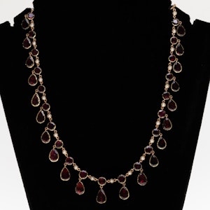 Victorian 18 ct gold French full garnet set necklace