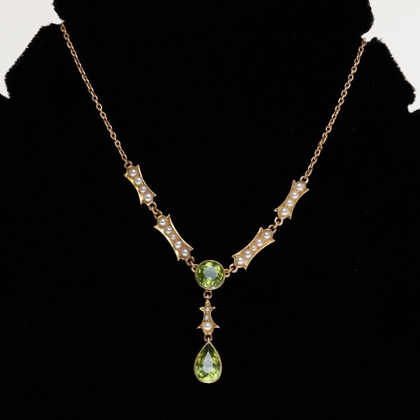 Edwardian peridot and pearl necklet - image 1