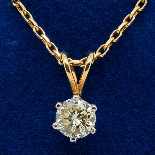 Diamond solitaire pendant on chain. Diamond 1.02 ct - image 1