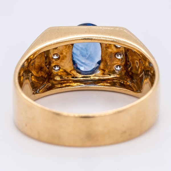 Sapphire and diamond signet type 18 ct gold ring - image 4