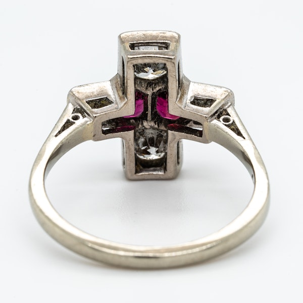 Art Deco ruby and diamond tablet ring - image 4