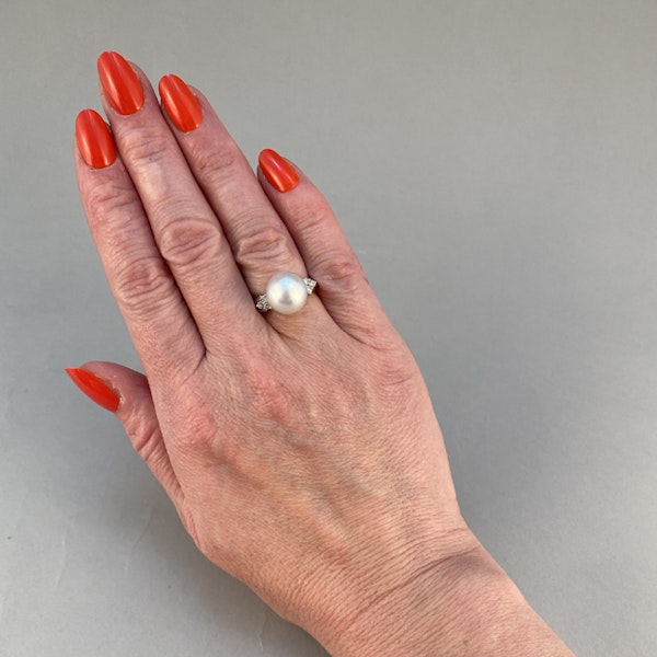 1980's, 18ct White Gold & South Sea Pearl & Diamond stone set Ring, SHAPIRO & Co since1979 - image 2