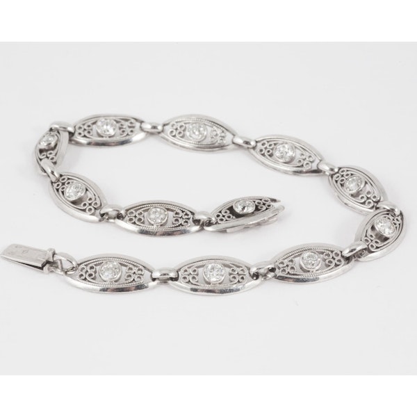 Platinum Bracelet with Openwork Links set with Diamonds, French circa 1920. - image 4