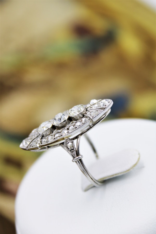 An exceptional Diamond "Navette" Ring mounted in Platinum with French Import Marks, Circa 1920 - image 3