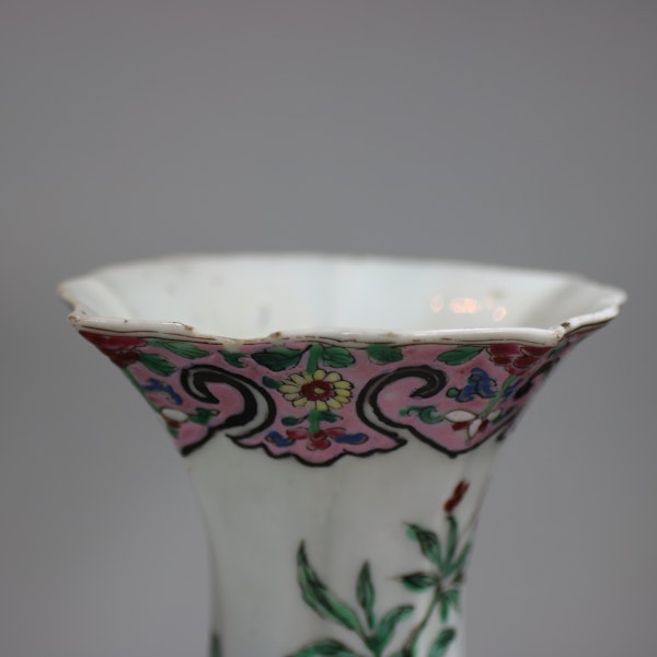 Pair of famille rose vases of baluster shape, Qianlong (1736-95) - image 6