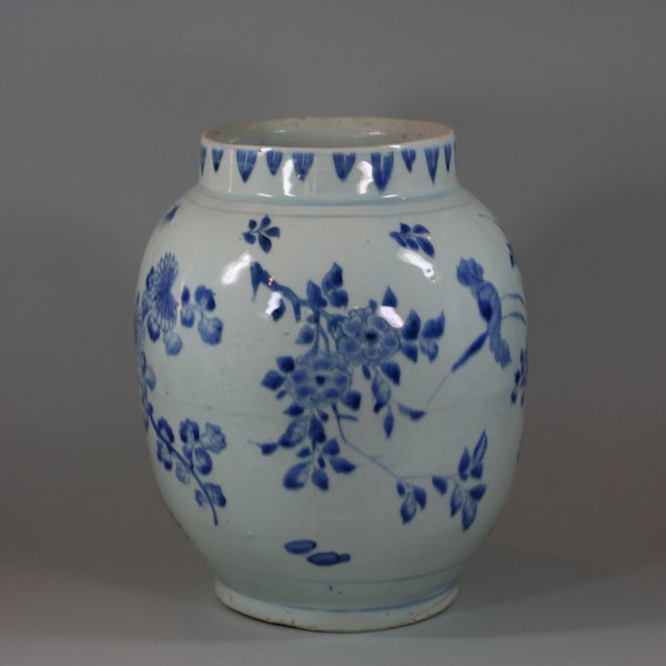 Chinese blue and white transitional jar, circa 1650 - image 7