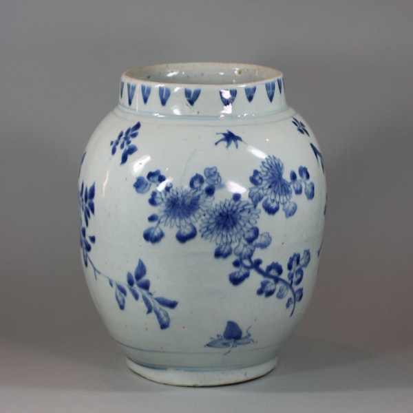 Chinese blue and white transitional jar, circa 1650 - image 6