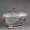 Large Chinese octagonal famille rose tureen and cover, Qianlong (1736-95) - image 7