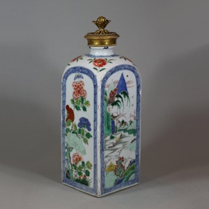 Chinese famille verte gin flask, Kangxi (1662-1722)