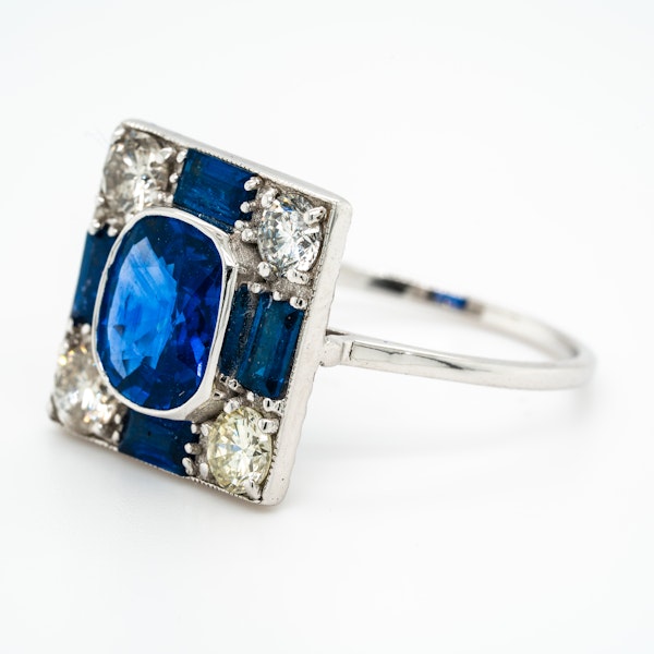 Vintage sapphire and diamond rectangular cluster ring - image 3