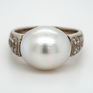 Art Deco large single pearl and diamonds ring