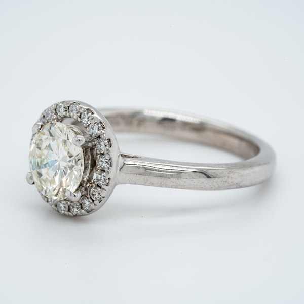 18K white gold 1.05ct Diamond Engagement Ring - image 3