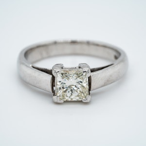 18K white gold 1.01ct Diamond Solitaire Engagement Ring
