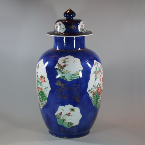 Large Chinese powder blue baluster vase and cover, Kangxi (1662-1722) - image 3