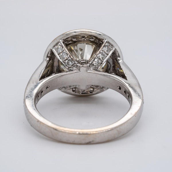18K white gold 3.32ct (+1.01ct) Diamond Engagement Ring - image 4