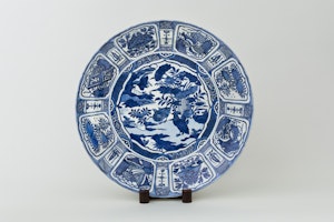 A LARGE CHINESE KRAAK CHARGER, 1610-1630