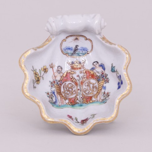 A PAIR OF RARE CHINESE FAMILLE ROSE ARMORIAL SALTS WITH GRIPENBERG COAT OF ARMS, QIANLONG (1736-1795) - image 1