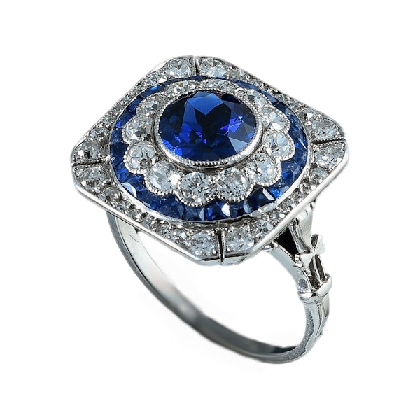  MM6286r Art Deco sapphire  diamond  cluster ring platinum 1920c. Unusually pretty. - image 1