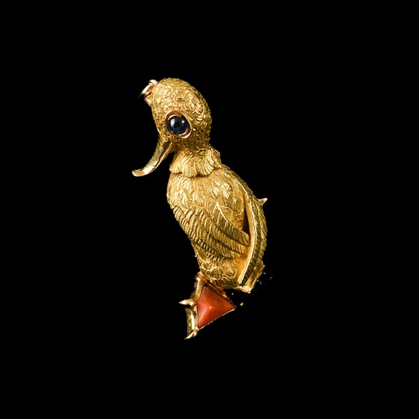 MM6392b Duck brooch by George L’Enfont coral sapphire onyx 1960c - image 2