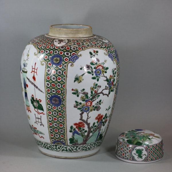 Chinese famille-verte ovoid jar and cover, Kangxi (1662-1722) - image 3