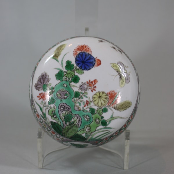 Chinese famille-verte ovoid jar and cover, Kangxi (1662-1722) - image 5
