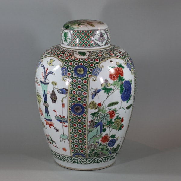 Chinese famille-verte ovoid jar and cover, Kangxi (1662-1722) - image 4