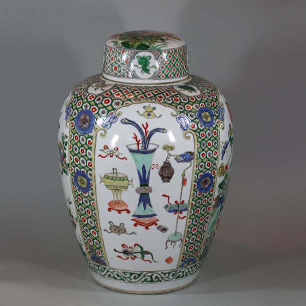 Chinese famille-verte ovoid jar and cover, Kangxi (1662-1722) - image 2