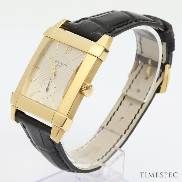 Patek Philippe Gondolo 5111J/001 18k Yellow Gold With Papers - image 4