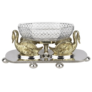 Stunning quality centre piece by Elkington & Co.