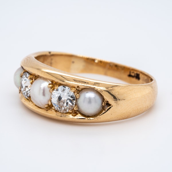 Diamond and Natural Pearl Five Stones ring - image 1