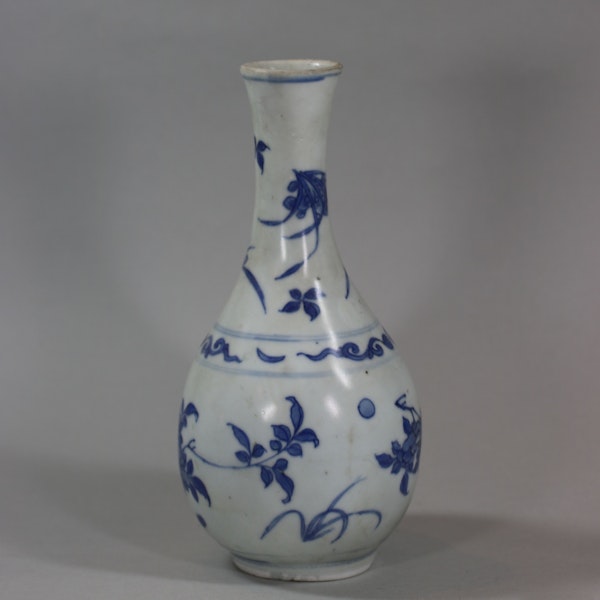 Small Chinese blue and white 'Hatcher Cargo' bottle vase, Shunzhi period (1644-46) - image 3