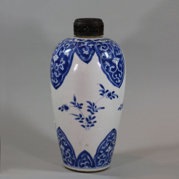 Chinese blue and white ovoid vase, Kangxi (1662-1722) - image 4