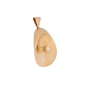 Jensen gold and pearl pendant - Charlotte Sayers