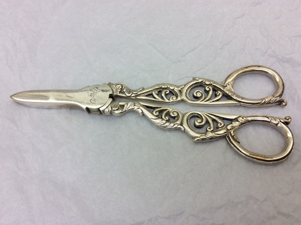 A pair of silver grape scissors by ASPREY - image 2