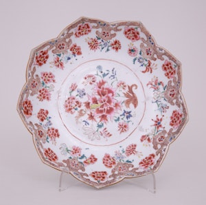 A CHINESE FAMILLE ROSE LOTUS DISH, QIANLONG (1736-1795)