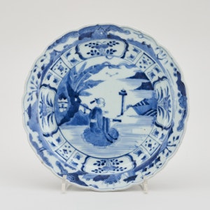A JAPANESE BLUE AND WHITE ARITA DISH, SECOND HALF OF THE 17TH CENTURY