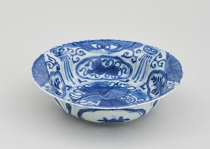 A CHINESE BLUE AND WHITE KRAAK KLAPMUTSEN, 1ST HALF OF 17TH CENTURY