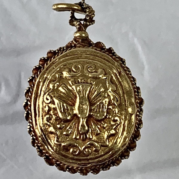 Devotional gold pendant with enamel - image 2