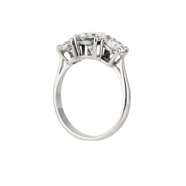 3 stone diamond ring - image 2