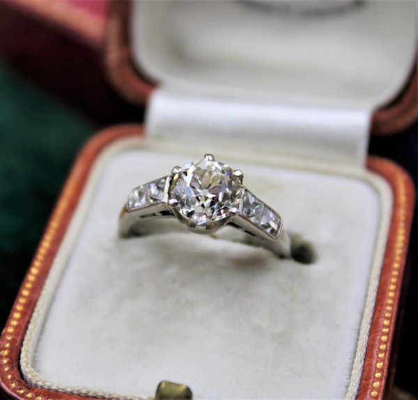 A very fine 1.60 Carat Old Cut Diamond & Platinum Solitaire Ring with French Cut Diamond Shoulders, English, Circa 1930 - image 3
