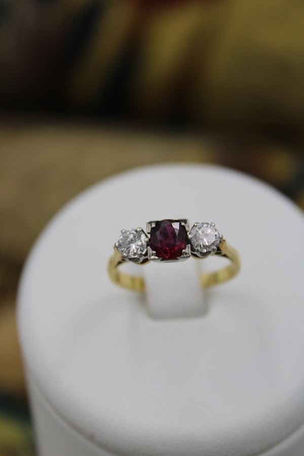 A very fine Three Stone Ruby & Diamond Engagement Ring mounted in 18ct Yellow Gold & Platinum, Circa 1950 - image 2