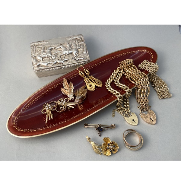 Date: circa 1940, 18ct Yellow & White Gold, Diamond stone set clip Earrings, SHAPIRO & Co since1979 - image 7