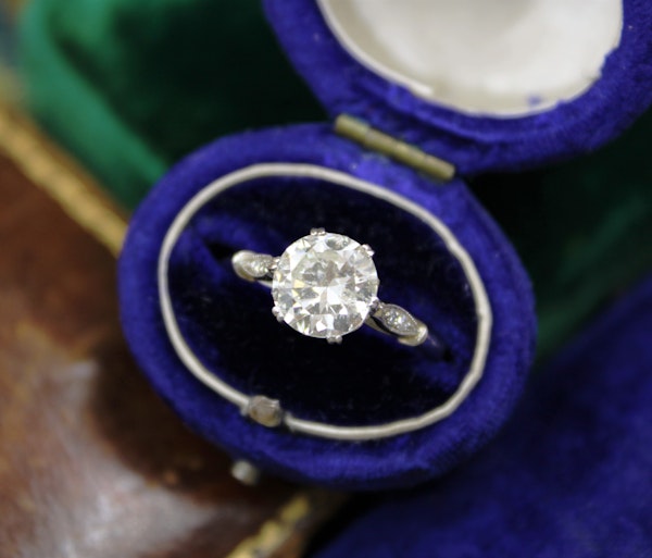 A very fine 1.80 Carat Diamond Solitaire Engagement Ring set in Platinum, English, Circa 1920-1930 - image 1