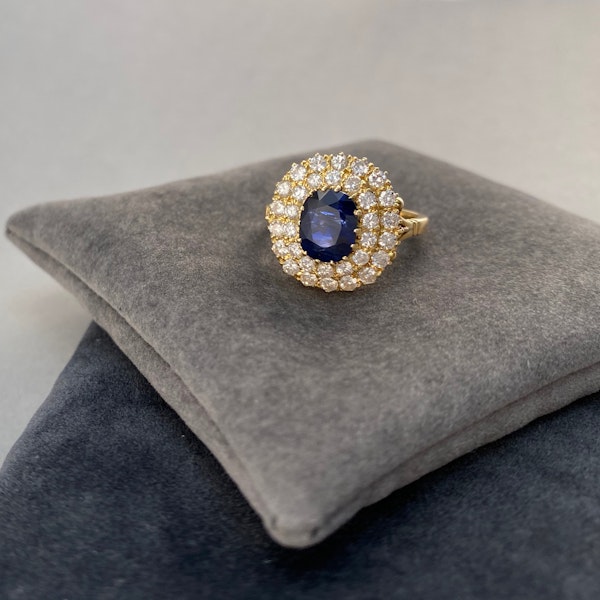 Sapphire Diamond Ring in 18ct Gold date circa1960 SHAPIRO & Co since1979 - image 4
