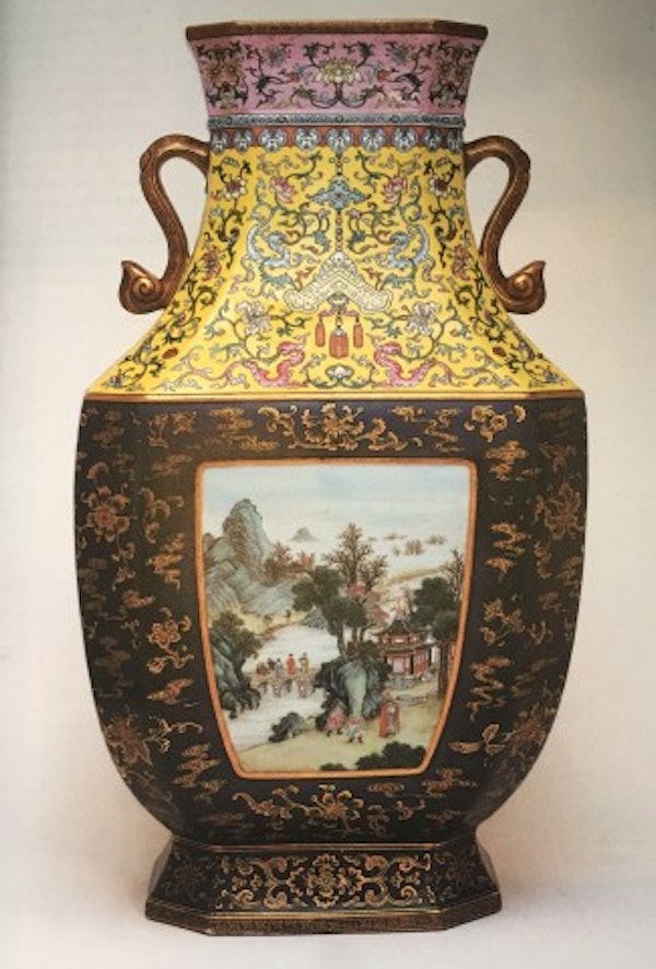 AN EXTREMELY FINE FACETTED FAMILLE ROSE VASE, QIANLONG (1736 - 1795) - image 1
