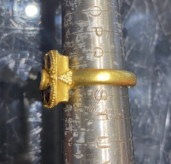 Gold gem set ring - image 4